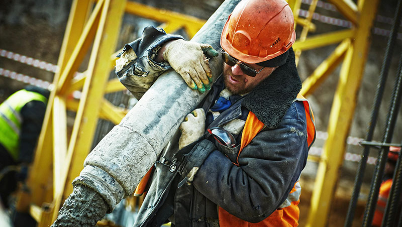 Груб строеж на сграда: Пълно ръководство за инвеститори – от изкопа до покрива